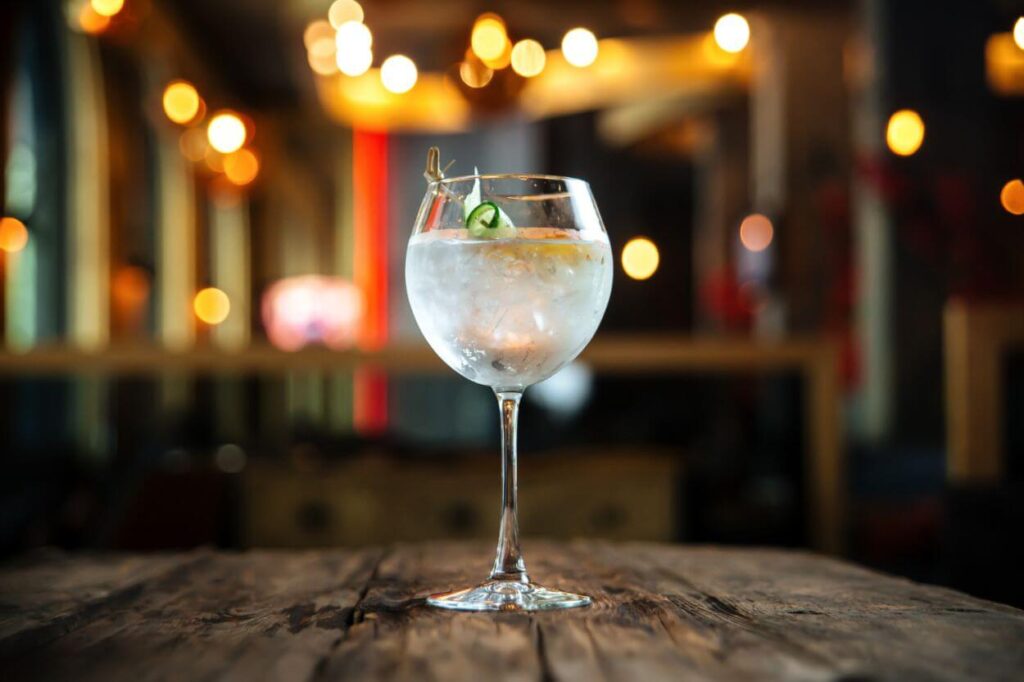 Gin z tonikiem – przepis klasyczny
