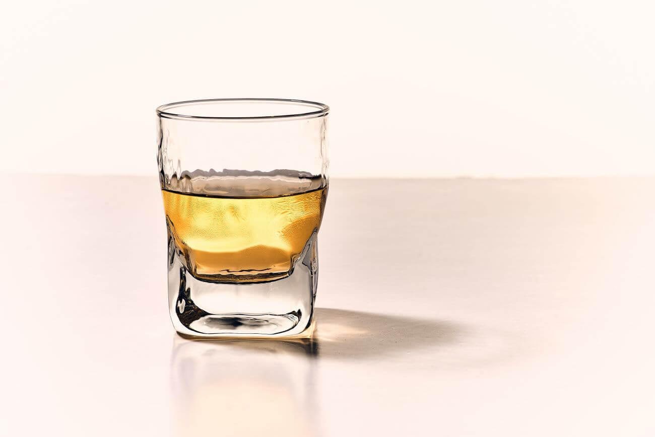 Bimber z kukurydzy — przepis na wyjątkowy domowy alkohol