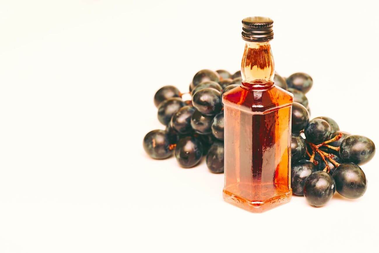 Bimber z winogron – jak zrobić dobry domowy alkohol