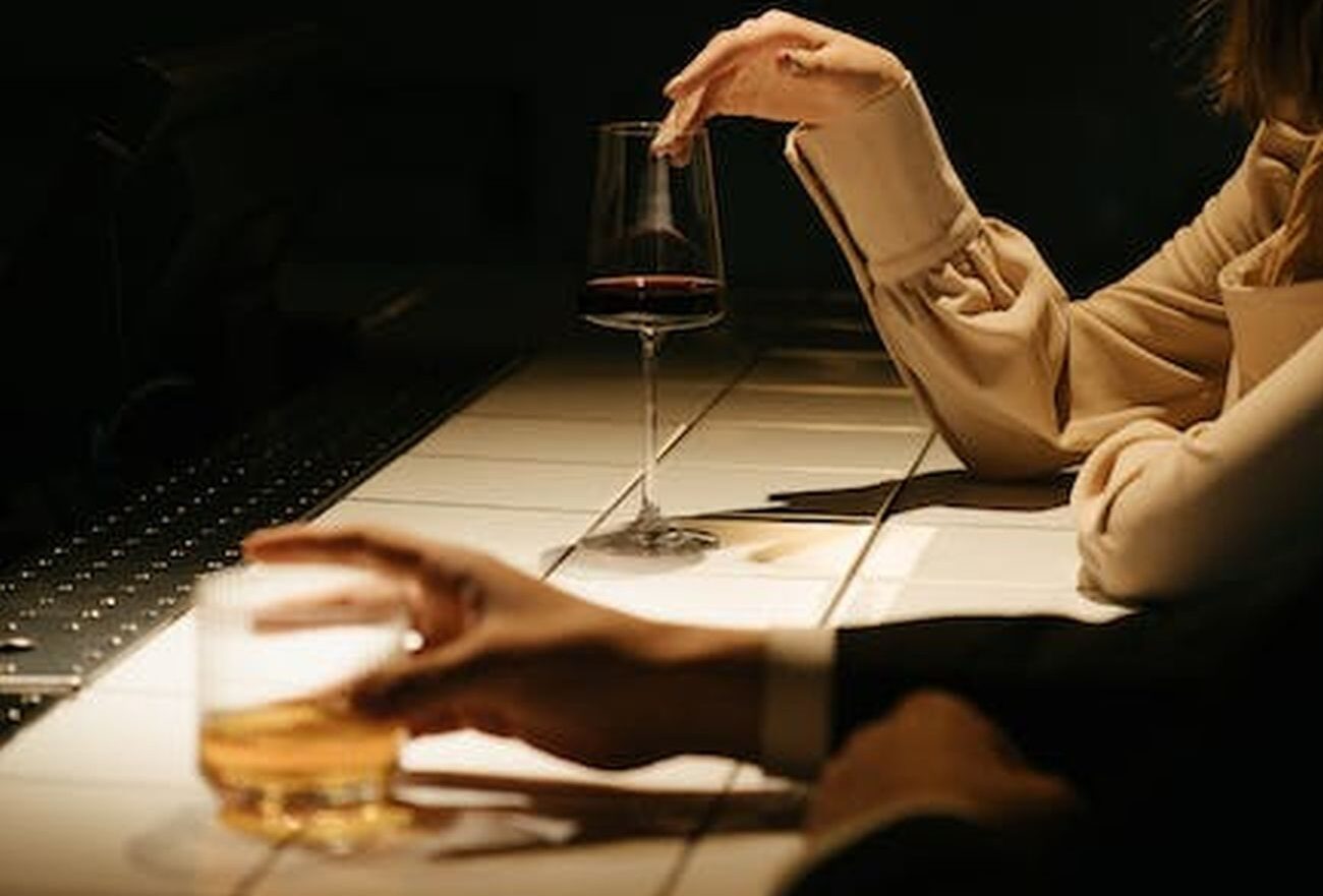 Czym różni się degustacja whisky i wina?